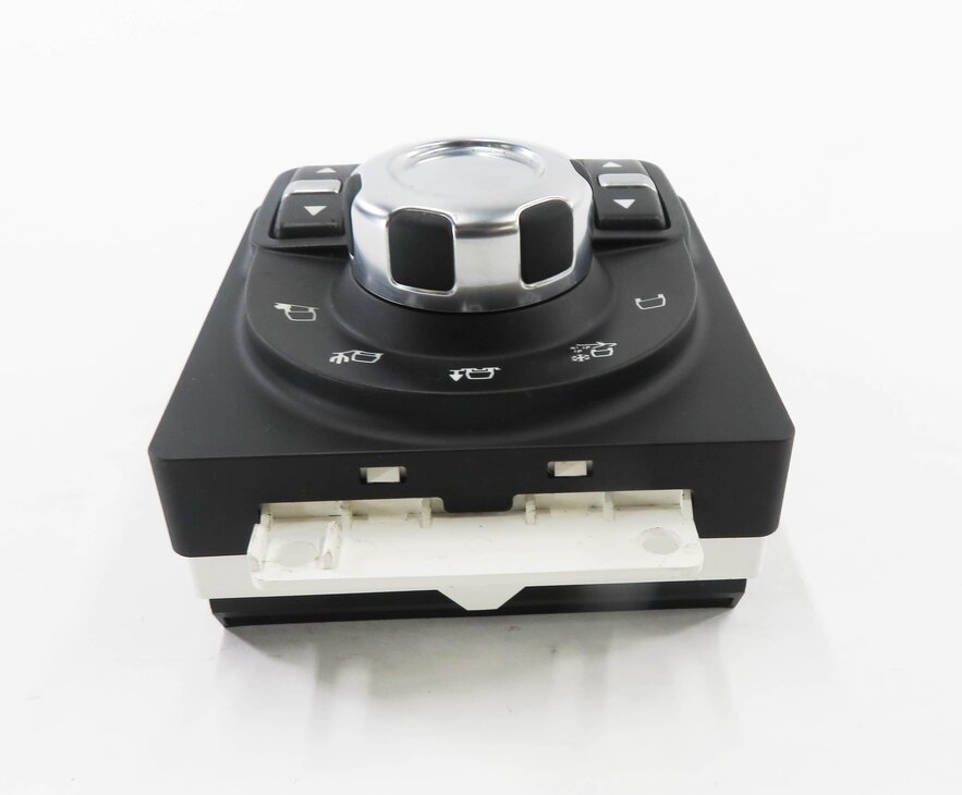 Thumbnail 6: 2010 LAND ROVER LR4 - TRACTION CONTROL SUSPENSION TERRAIN SWITCH BUTTON PANEL