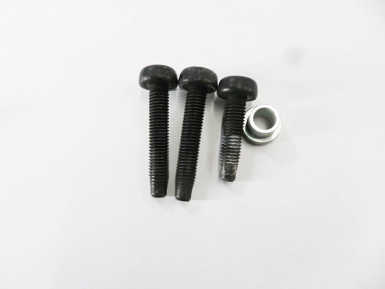Thumbnail 11: 2010 LAND ROVER LR4 - REAR 2nd SECOND ROW SEAT - SEATBELT RETRACTOR SET (BLACK)