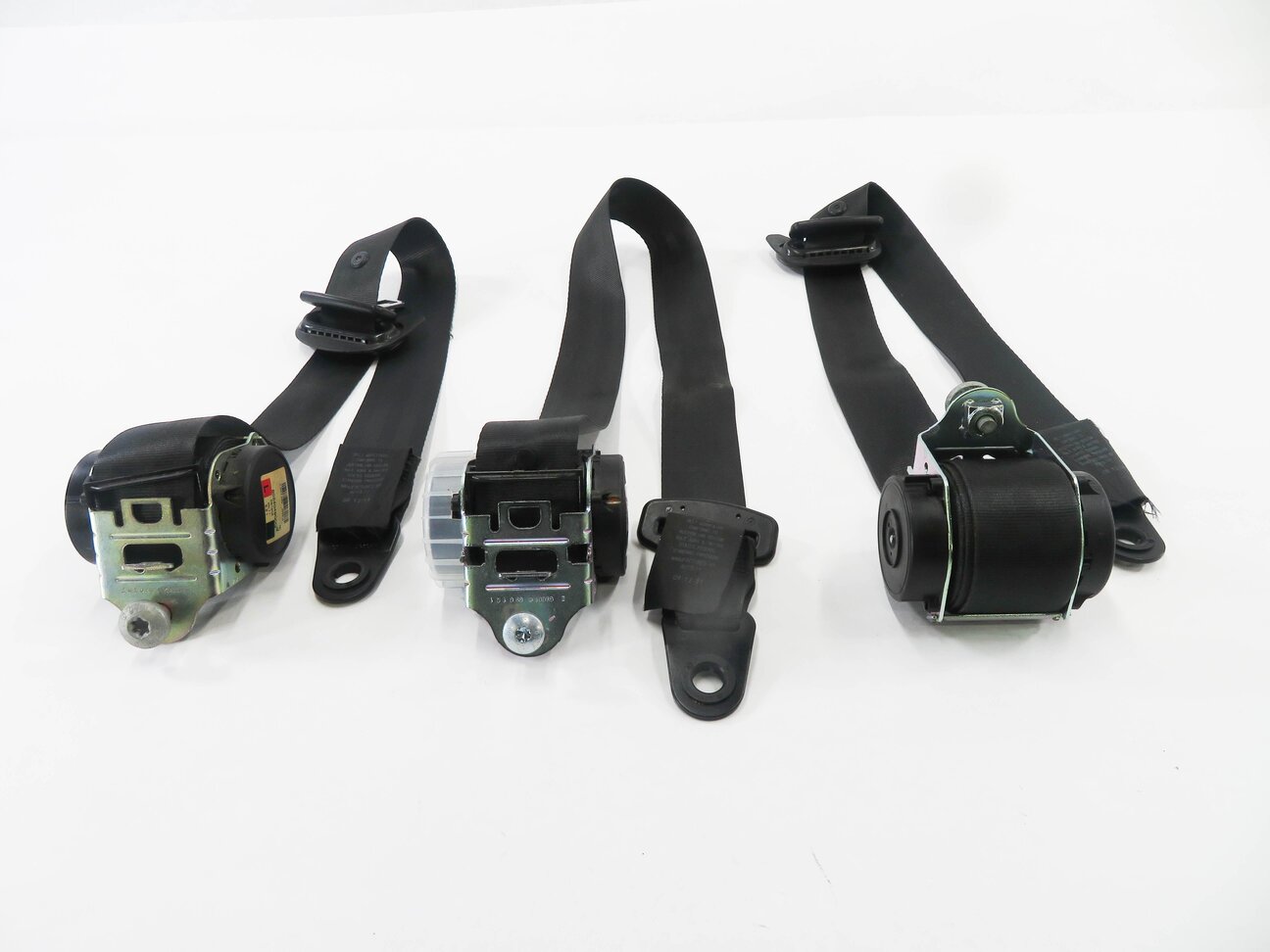 Thumbnail 7: 2010 LAND ROVER LR4 - REAR 2nd SECOND ROW SEAT - SEATBELT RETRACTOR SET (BLACK)
