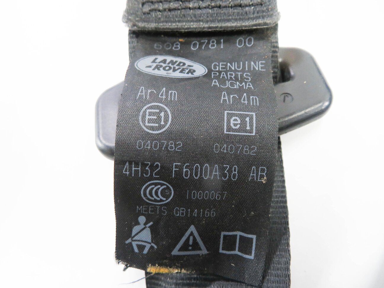Thumbnail 9: 2010 LAND ROVER LR4 - REAR 2nd SECOND ROW SEAT - SEATBELT RETRACTOR SET (BLACK)