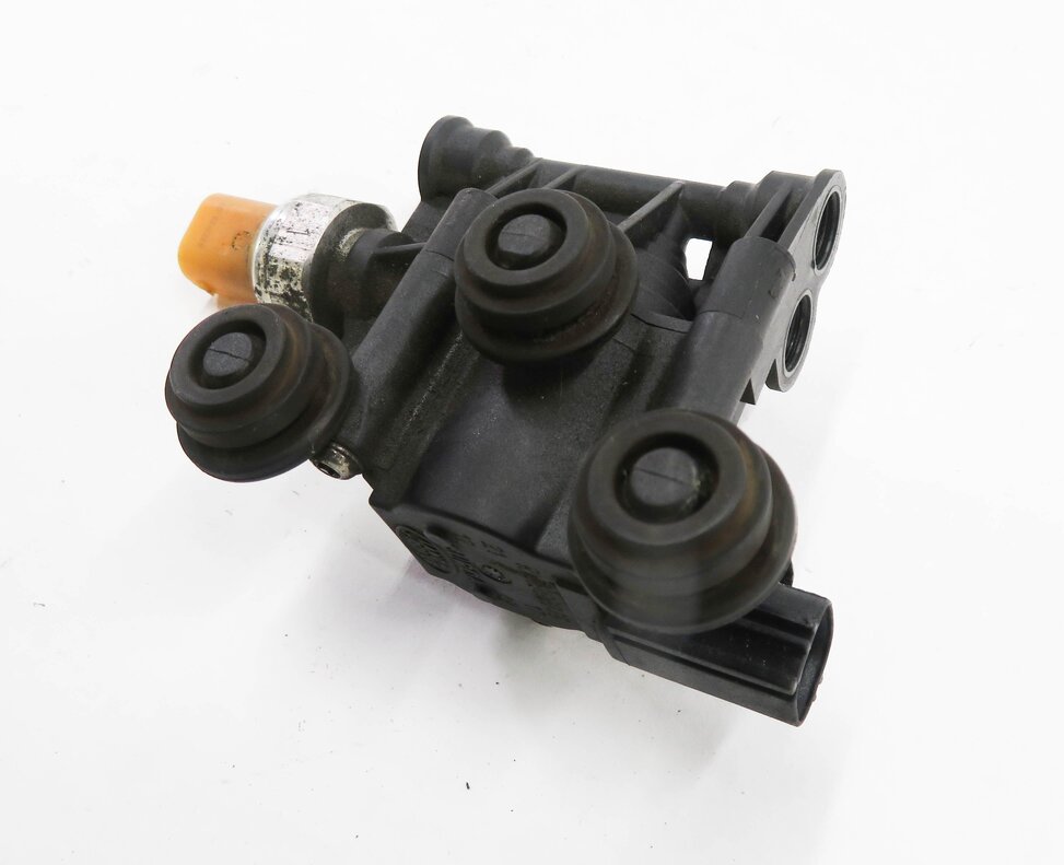 2010 LAND ROVER LR4 - AIR SUSPENSION VALVE BLOCK