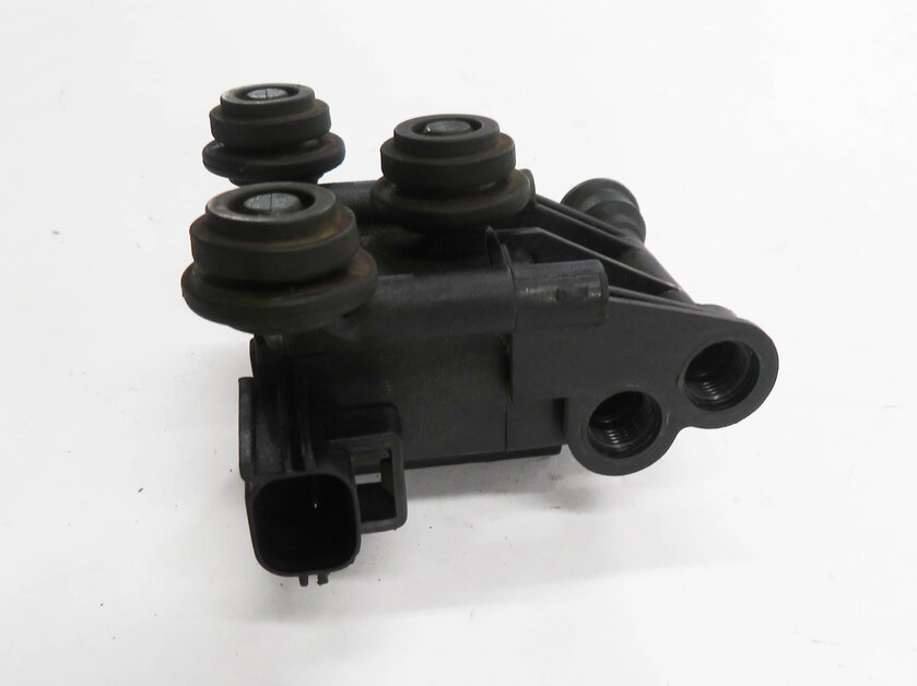 Thumbnail 4: 2010 LAND ROVER LR4 - AIR SUSPENSION VALVE BLOCK