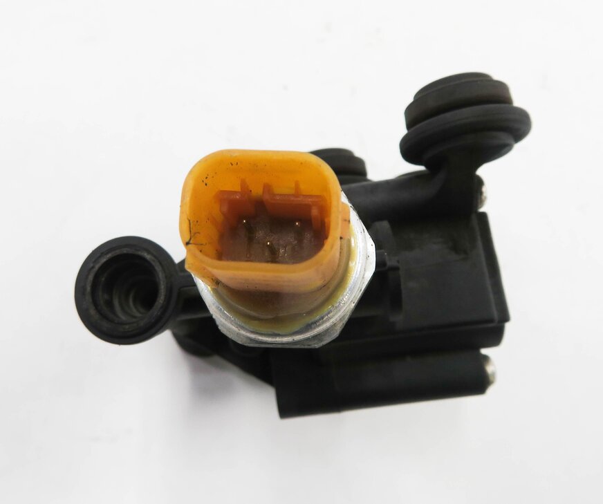 Thumbnail 7: 2010 LAND ROVER LR4 - AIR SUSPENSION VALVE BLOCK