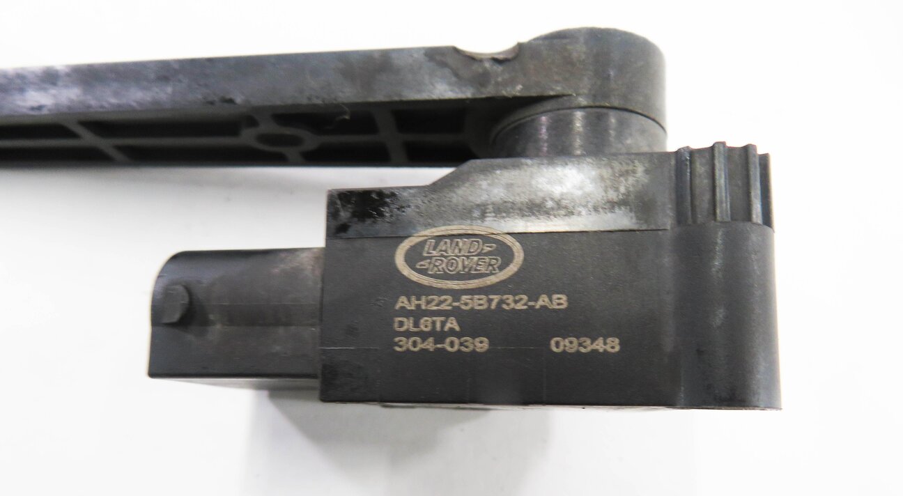 Thumbnail 8: 2010 LAND ROVER LR4 - LEFT DRIVER REAR SUSPENSION HEIGHT LEVEL SENSOR