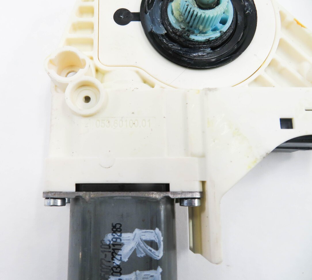 Thumbnail 7: 2010-2016 LR4 RANGE ROVER SPORT (L320) RIGHT FRONT PASSENGER POWER WINDOW MOTOR