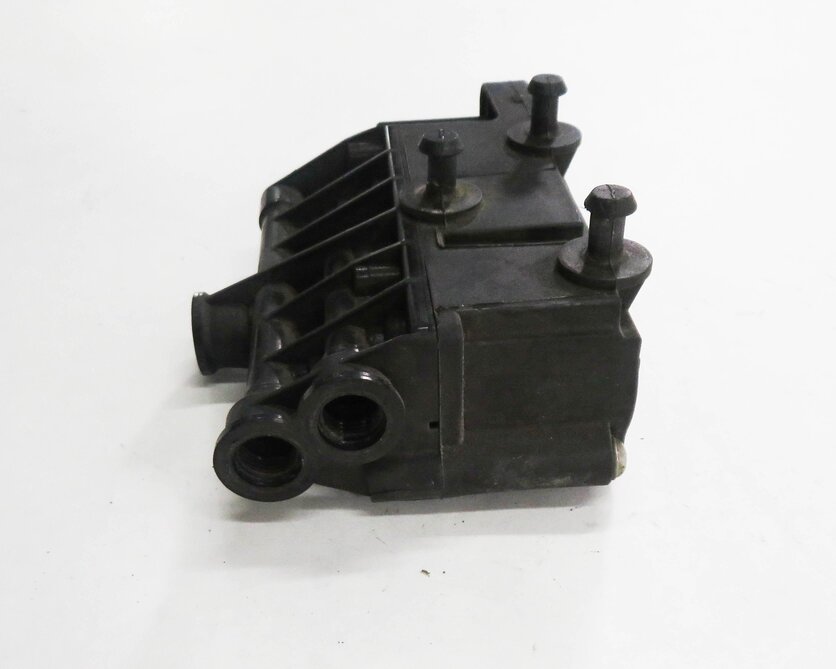 Thumbnail 4: 2010 LAND ROVER LR4 - AIR SUSPENSION VALVE BLOCK