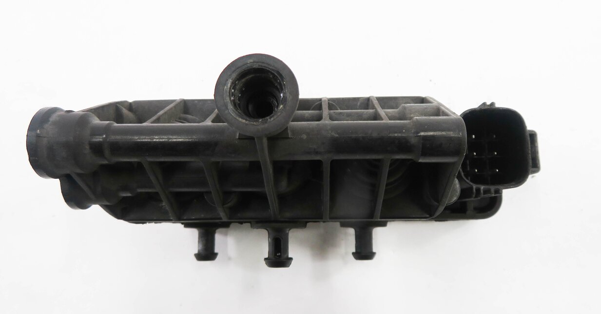 Thumbnail 6: 2010 LAND ROVER LR4 - AIR SUSPENSION VALVE BLOCK