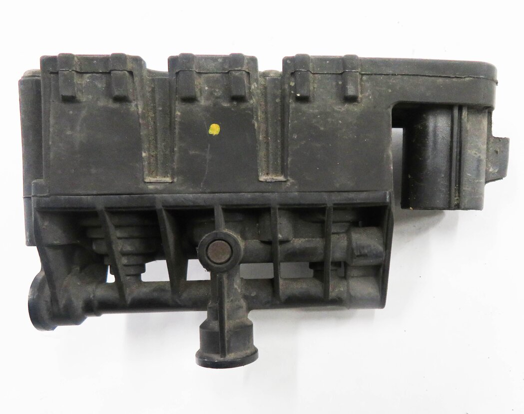 Thumbnail 7: 2010 LAND ROVER LR4 - AIR SUSPENSION VALVE BLOCK
