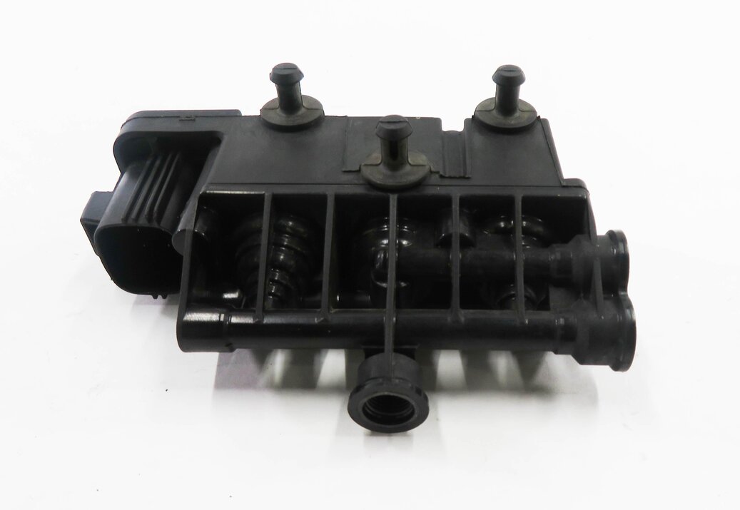 Thumbnail 2: 2010 LAND ROVER LR4 - AIR SUSPENSION VALVE BLOCK