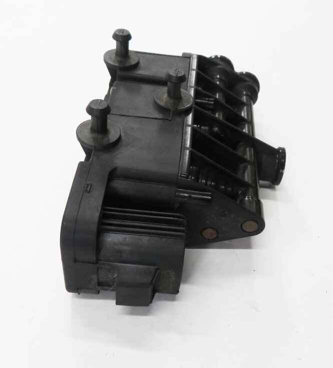 Thumbnail 5: 2010 LAND ROVER LR4 - AIR SUSPENSION VALVE BLOCK