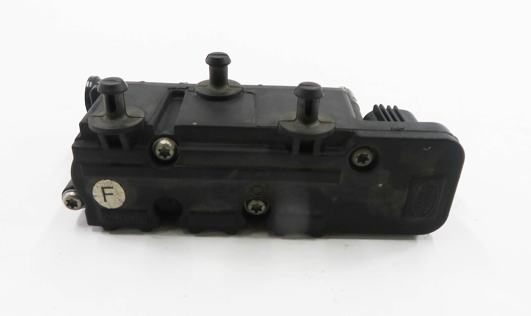 Thumbnail 6: 2010 LAND ROVER LR4 - AIR SUSPENSION VALVE BLOCK