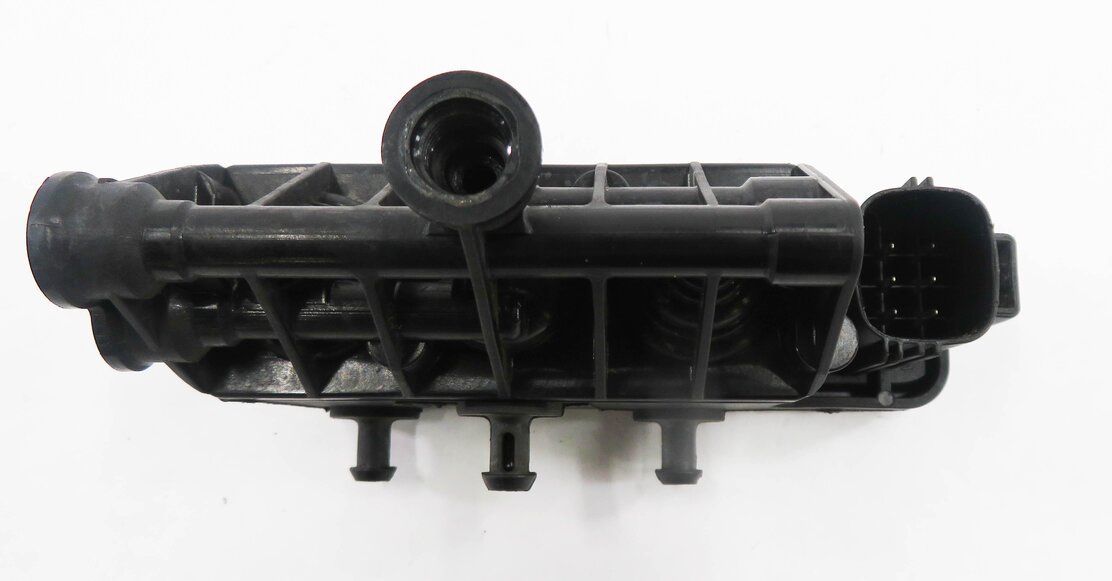 Thumbnail 7: 2010 LAND ROVER LR4 - AIR SUSPENSION VALVE BLOCK