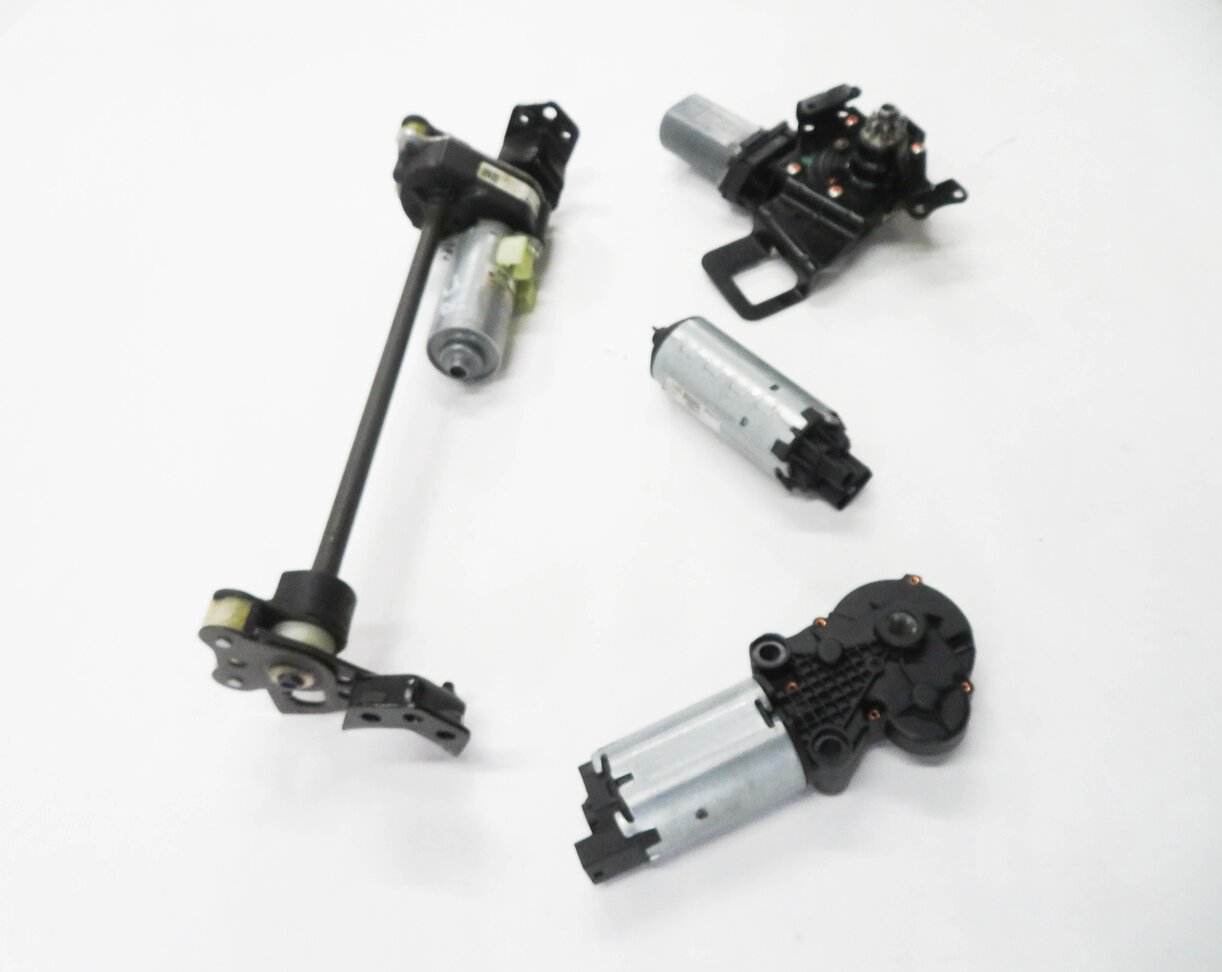 Thumbnail 4: 2010 LAND ROVER LR4 - RIGHT FRONT PASSENGER POWER SEAT ADJUSTMENT MOTOR SET-4