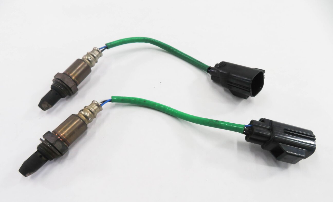 Thumbnail 1: 2010 LAND ROVER LR4 - 5.0L AJ133 V8 PRE CAT O2 OXYGEN LAMBDA PROBE SENSOR SET