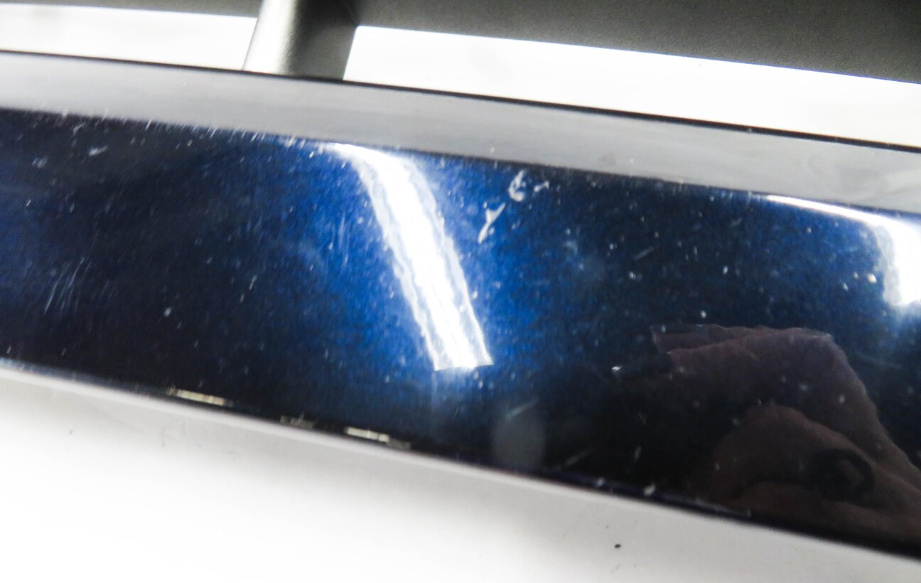 Thumbnail 10: 2010-2013 LAND ROVER LR4 - FRONT UPPER HOOD CENTER AIR VENT GRILLE (BLUE 796)
