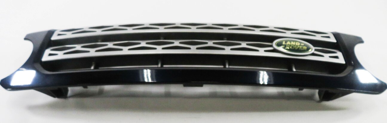 Thumbnail 2: 2010-2013 LAND ROVER LR4 - FRONT UPPER HOOD CENTER AIR VENT GRILLE (BLUE 796)