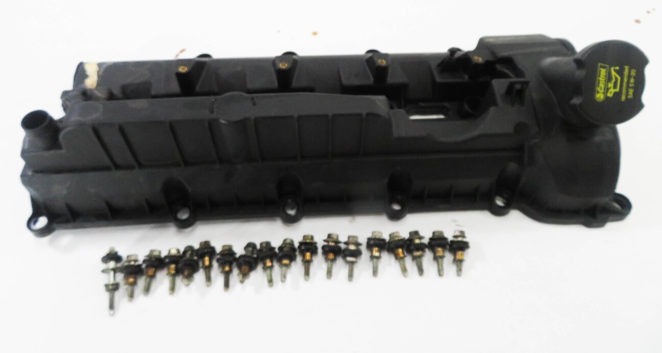 2010-2018 LR4 / RANGE ROVER SPORT (L320 L322 L494 L405) 5.0L V8 LEFT VALVE COVER
