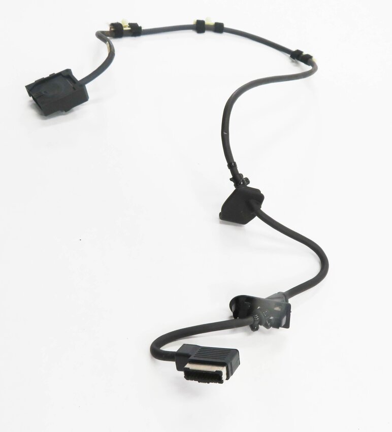 Thumbnail 4: 2010 LAND ROVER LR4 - iPOD INTERFACE CABLE ADAPTER WIRE