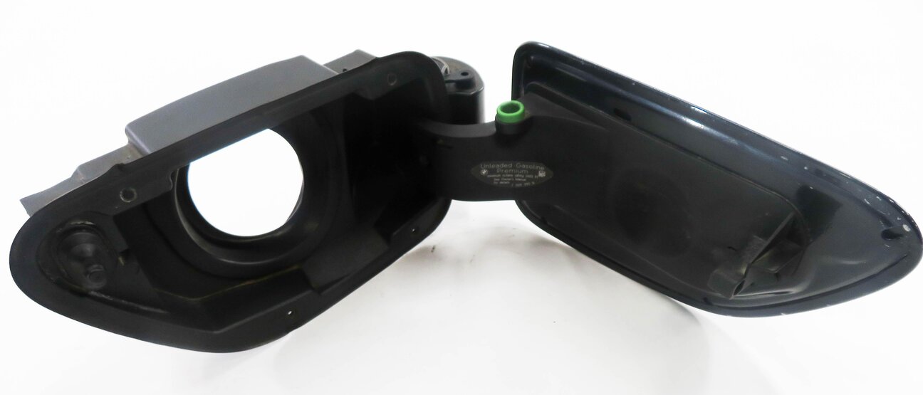 Thumbnail 6: 2006-2010 BMW 645i 650i M6 (E63 E64) FUEL TANK DOOR w/ HOUSING (CARBON BLACK)