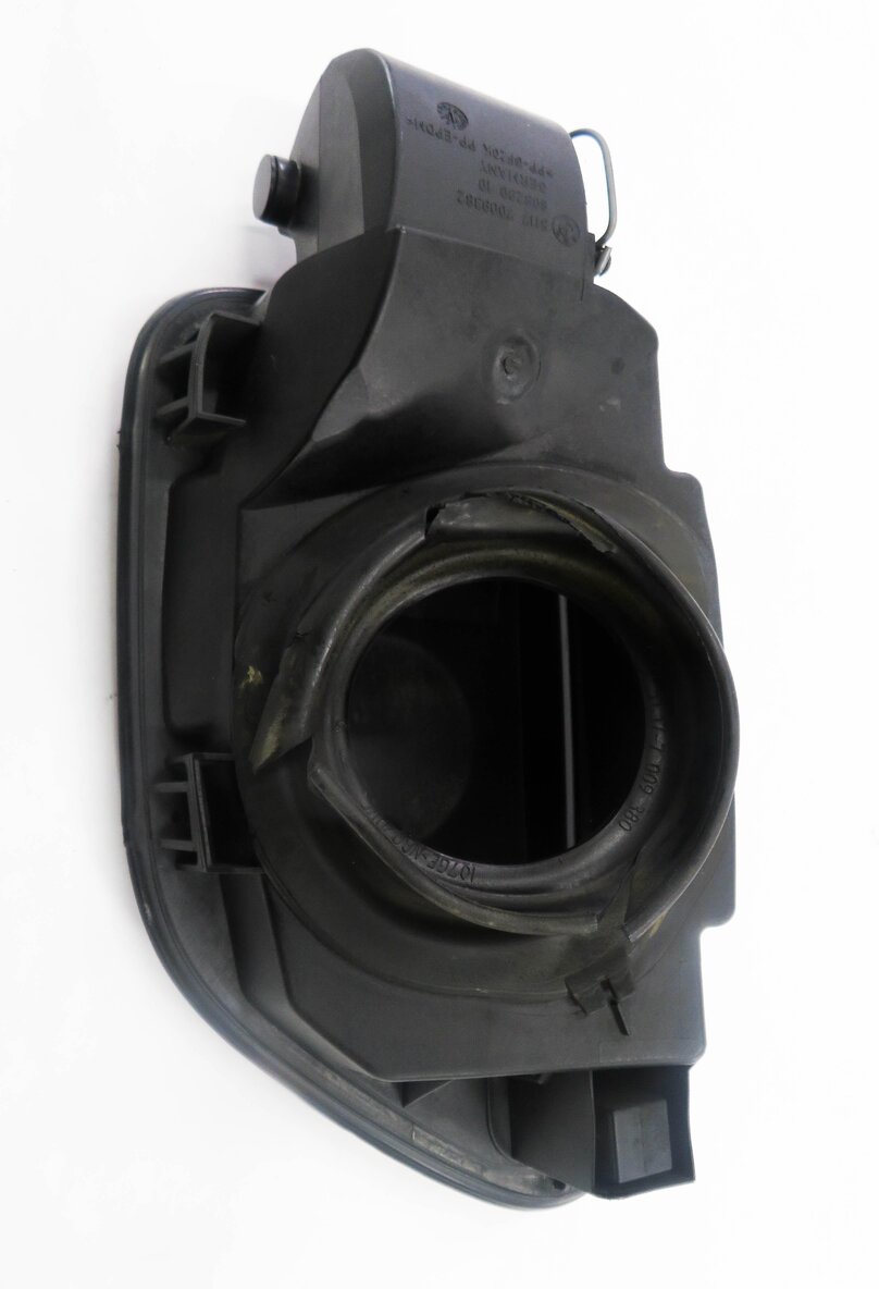 Thumbnail 7: 2006-2010 BMW 645i 650i M6 (E63 E64) FUEL TANK DOOR w/ HOUSING (CARBON BLACK)