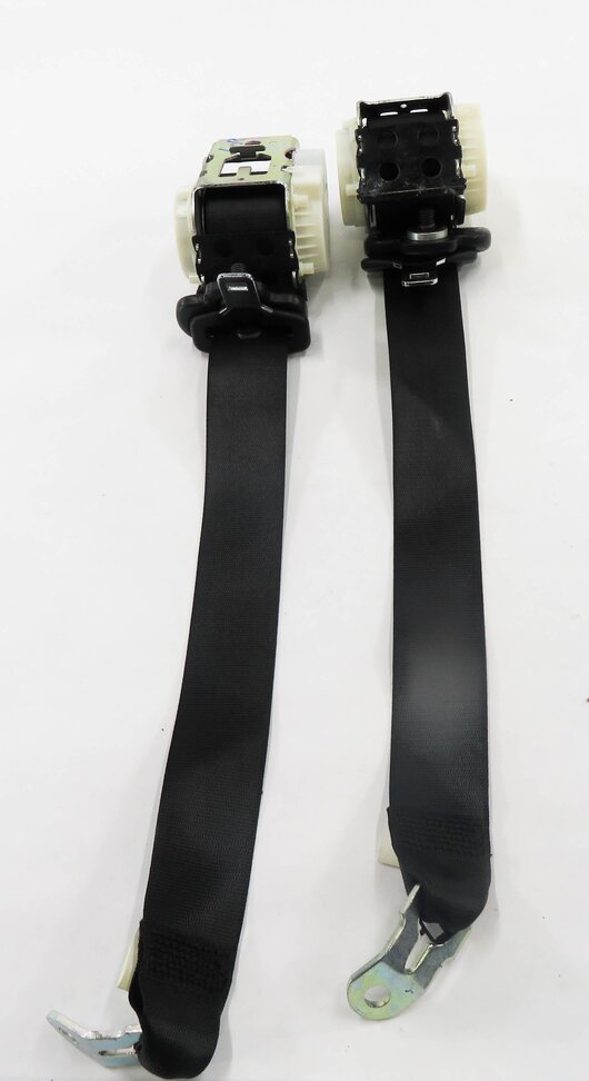 Thumbnail 2: 2009 BMW M6 ///M (E63) REAR SEAT - LEFT & RIGHT SEATBELT RETRACTOR SET-2 (BLACK)