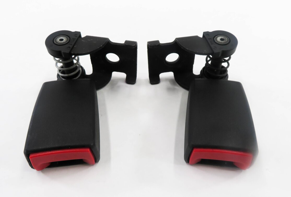 Thumbnail 2: 2009 BMW M6 ///M (E63) REAR SEAT - SEATBELT BUCKLE RECEIVER SET-2