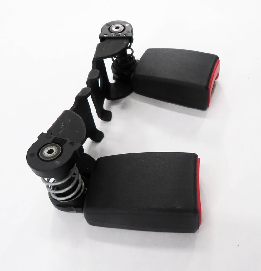 Thumbnail 3: 2009 BMW M6 ///M (E63) REAR SEAT - SEATBELT BUCKLE RECEIVER SET-2