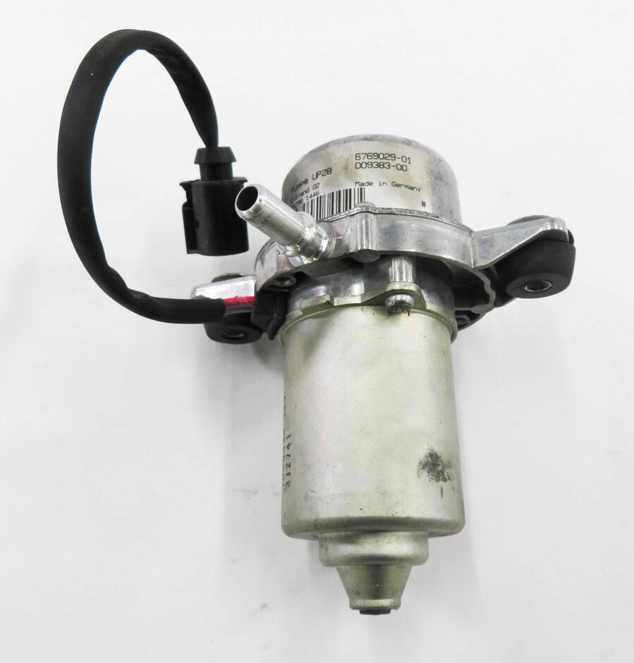 Thumbnail 2: 2009 BMW M6 ///M (E63) 5.0L S85 V10 ENGINE - AIR PUMP MASS AIR FLOW SENSOR