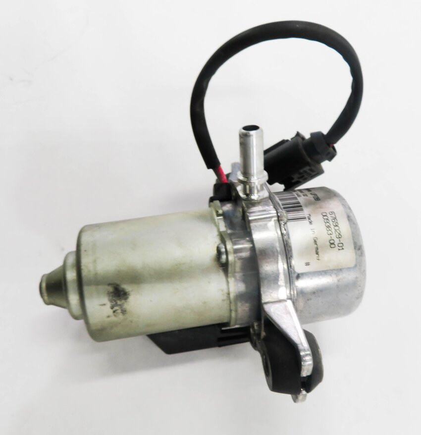 Thumbnail 3: 2009 BMW M6 ///M (E63) 5.0L S85 V10 ENGINE - AIR PUMP MASS AIR FLOW SENSOR