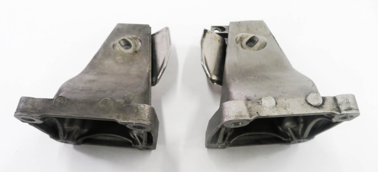 Thumbnail 2: 2009 BMW M6 ///M (E63) 5.0L S85 V10 MOTOR - ENGINE MOUNT BRACKET SET