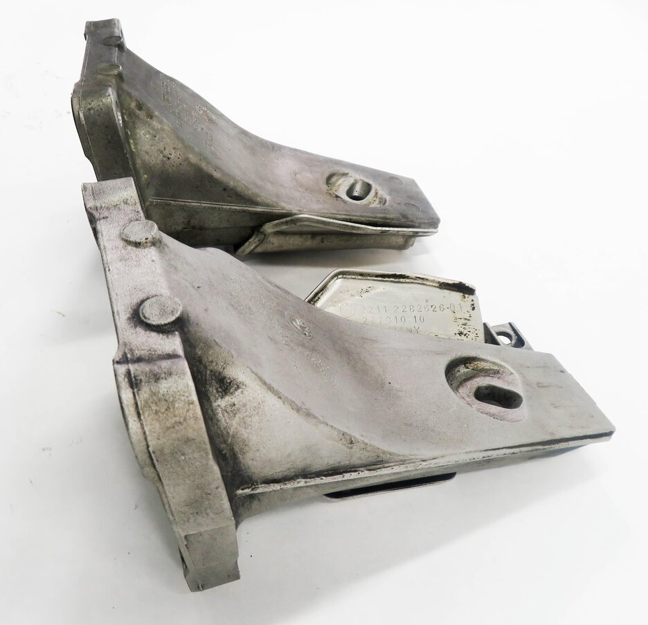 Thumbnail 4: 2009 BMW M6 ///M (E63) 5.0L S85 V10 MOTOR - ENGINE MOUNT BRACKET SET