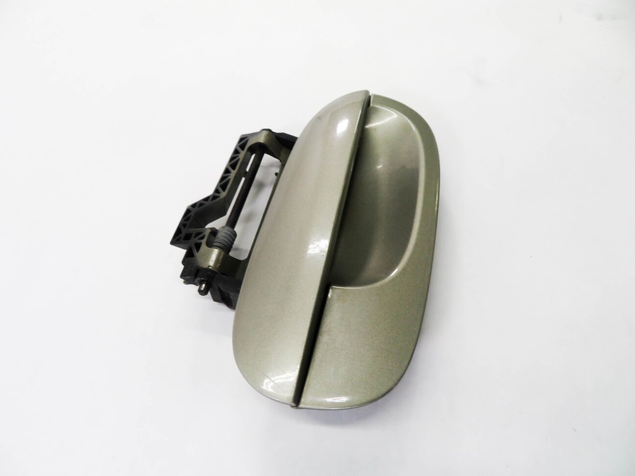 Thumbnail 4: 2003-2008 BMW Z4 (E85) RIGHT FRONT PASSENGER DOOR HANDLE (OLIVIN GREEN METALLIC)
