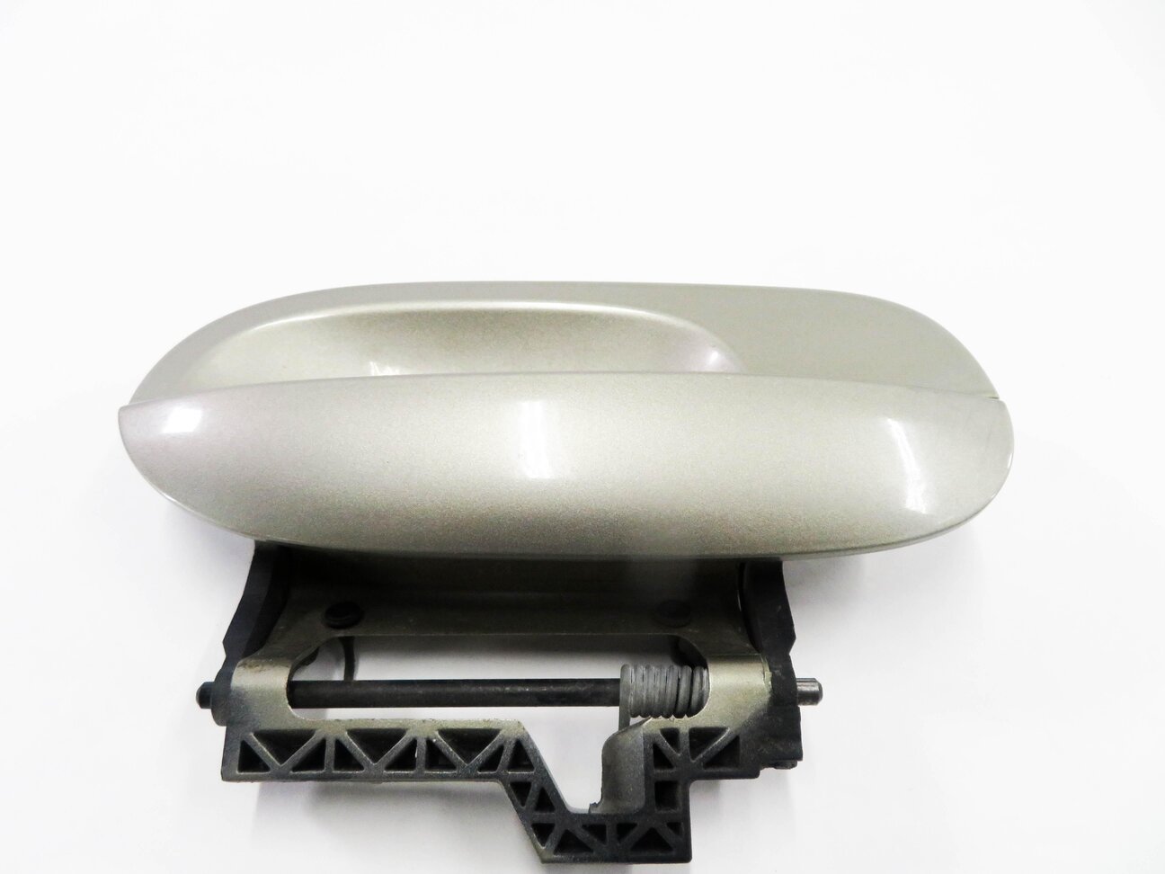Thumbnail 5: 2003-2008 BMW Z4 (E85) RIGHT FRONT PASSENGER DOOR HANDLE (OLIVIN GREEN METALLIC)
