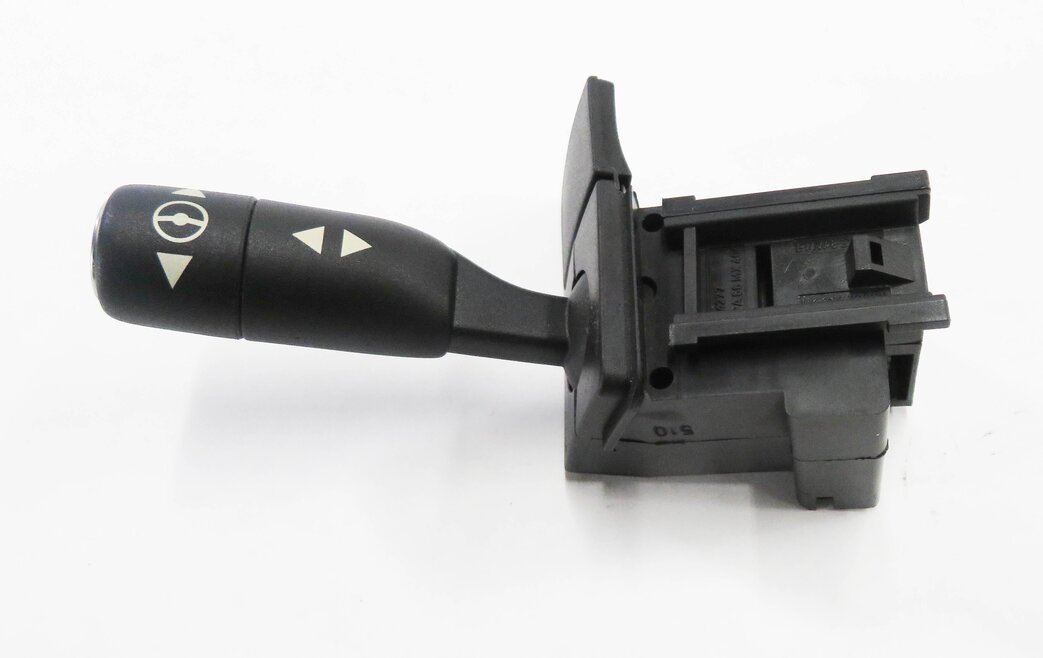Thumbnail 5: 2011 RANGE ROVER (L322) STEERING ADJUSTMENT SWITCH LEVER