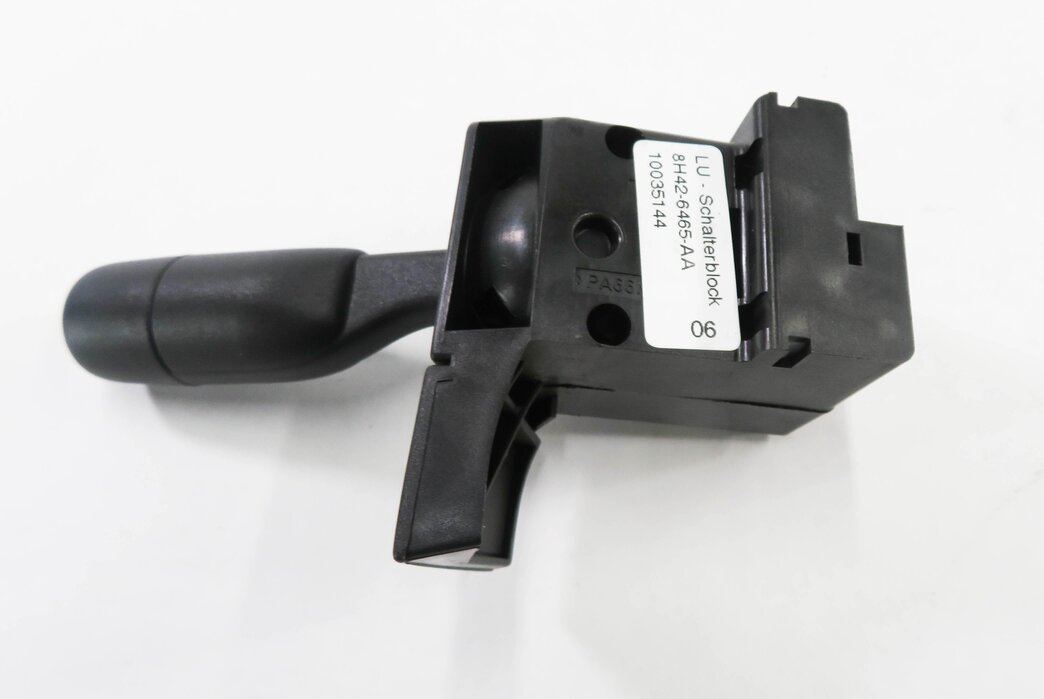 Thumbnail 6: 2011 RANGE ROVER (L322) STEERING ADJUSTMENT SWITCH LEVER