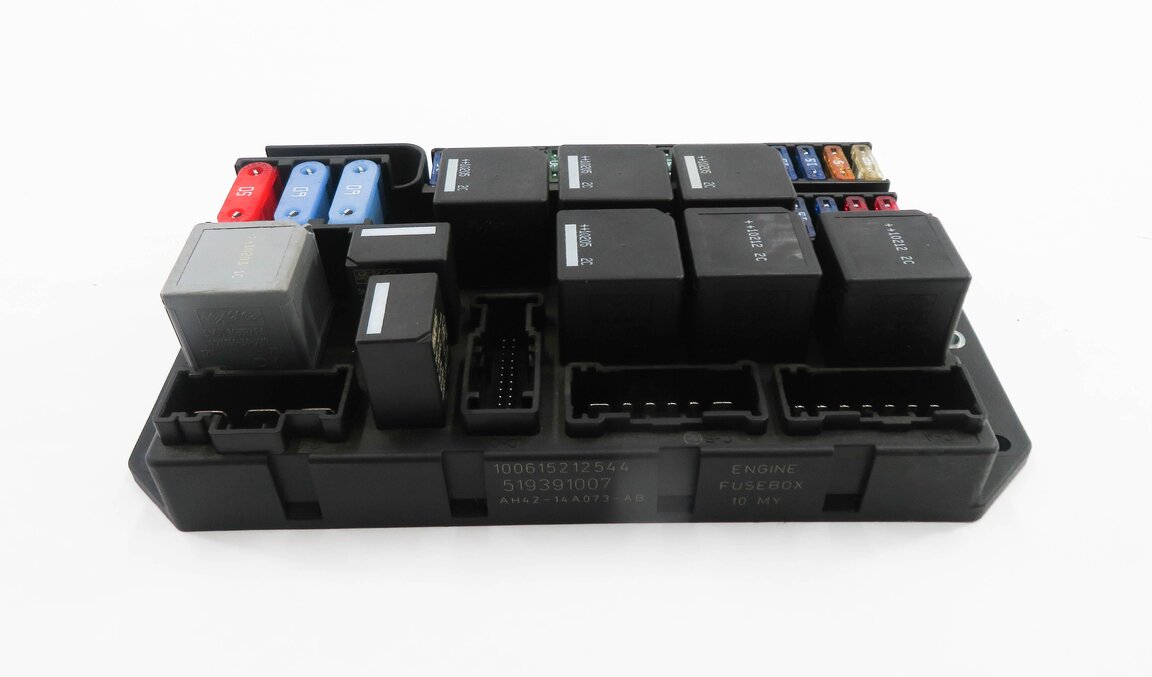 Thumbnail 3: 2010-2012 RANGE ROVER (L322) 5.0L SUPERCHARGED ENGINE POWER JUNCTION FUSE BOX