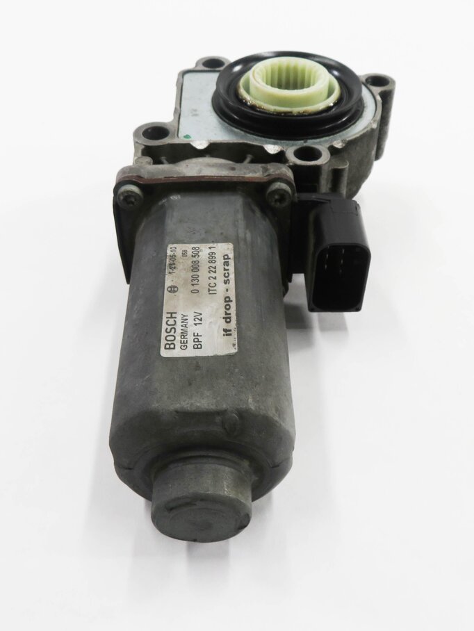 Thumbnail 2: 05-16 LR3 LR4 / RANGE ROVER SPORT (L320 L322) TRANSFER CASE ELECTRIC SHIFT MOTOR