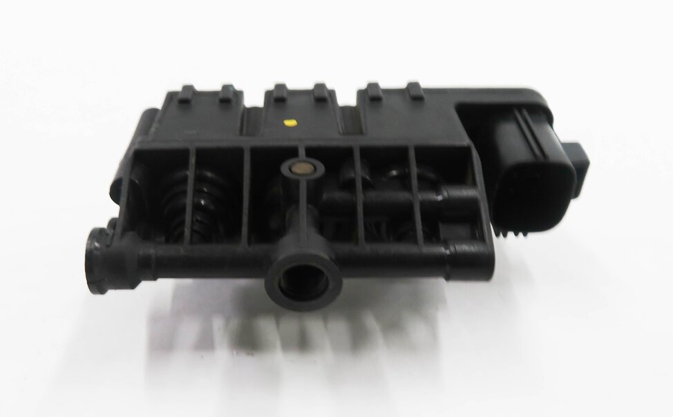 Thumbnail 2: 2011 RANGE ROVER (L322) AIR SUSPENSION RELIEF VALVE BLOCK