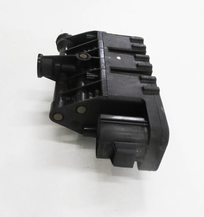Thumbnail 4: 2011 RANGE ROVER (L322) AIR SUSPENSION RELIEF VALVE BLOCK
