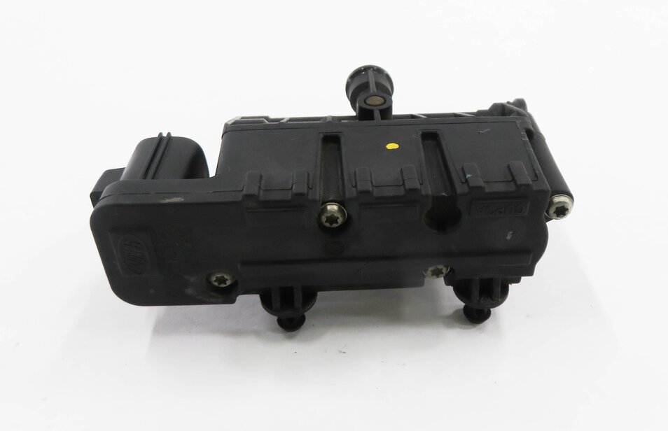 Thumbnail 6: 2011 RANGE ROVER (L322) AIR SUSPENSION RELIEF VALVE BLOCK