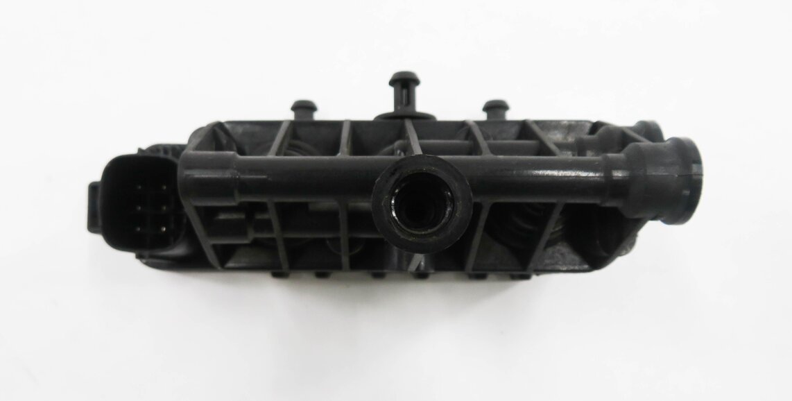 Thumbnail 7: 2011 RANGE ROVER (L322) AIR SUSPENSION RELIEF VALVE BLOCK