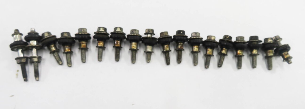Thumbnail 10: 2010-2012 RANGE ROVER (L322) 5.0L V8 ENGINE - RIGHT CYLINDER HEAD VALVE COVER