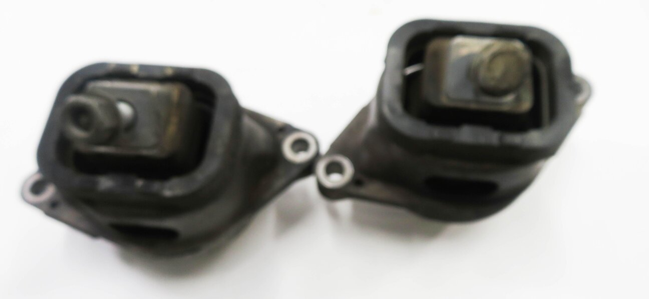 Thumbnail 5: 2011 RANGE ROVER (L322) 5.0L AJ133 SUPERCHARGED - ENGINE MOTOR MOUNT BRACKET SET