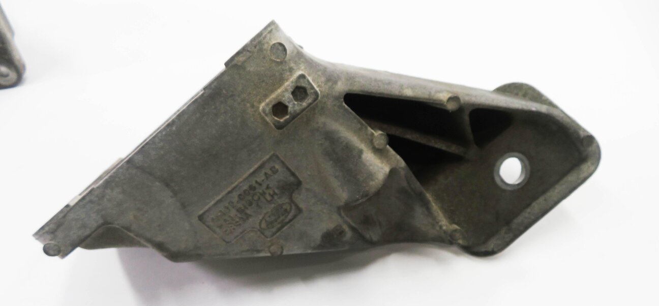 Thumbnail 7: 2011 RANGE ROVER (L322) 5.0L AJ133 SUPERCHARGED - ENGINE MOTOR MOUNT BRACKET SET