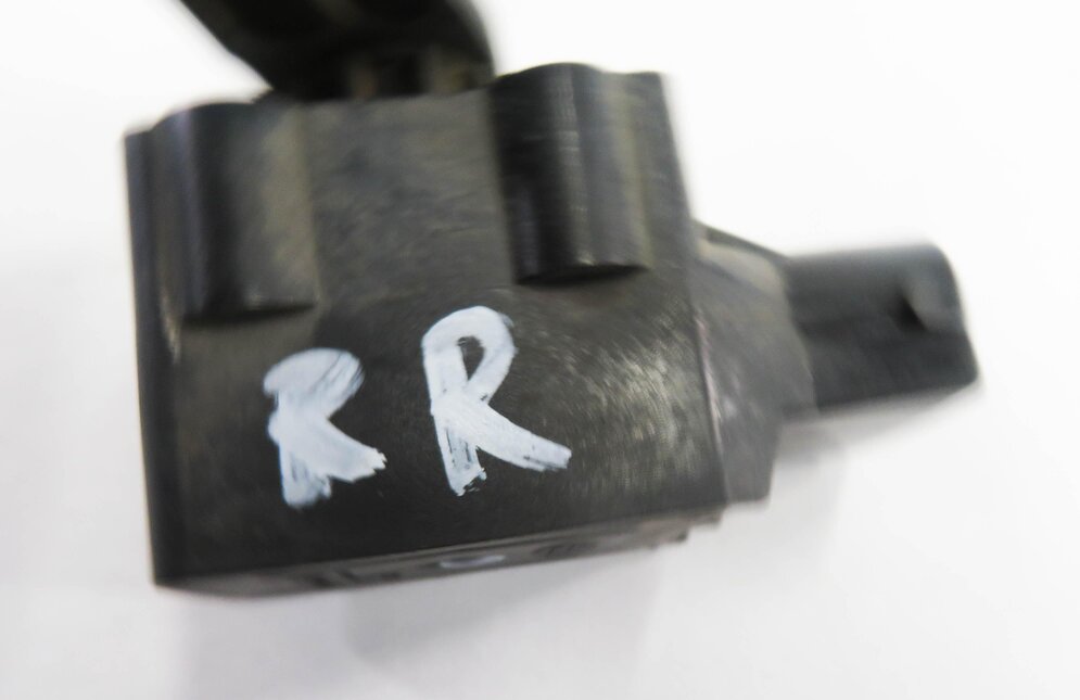 Thumbnail 6: 06 RANGE ROVER SPORT (L320) RIGHT PASSENGER REAR SUSPENSION HEIGHT LEVEL SENSOR