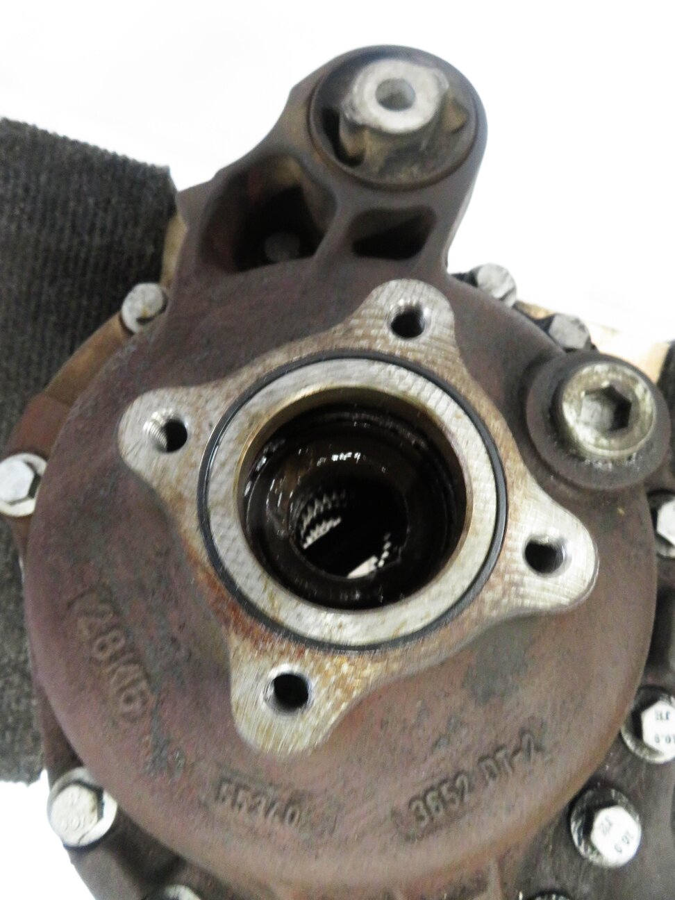 Thumbnail 6: 06-13 LR4 / RANGE ROVER SPORT L320 (4.2L / 5.0L) FRONT DIFFERENTIAL CARRIER 3.54