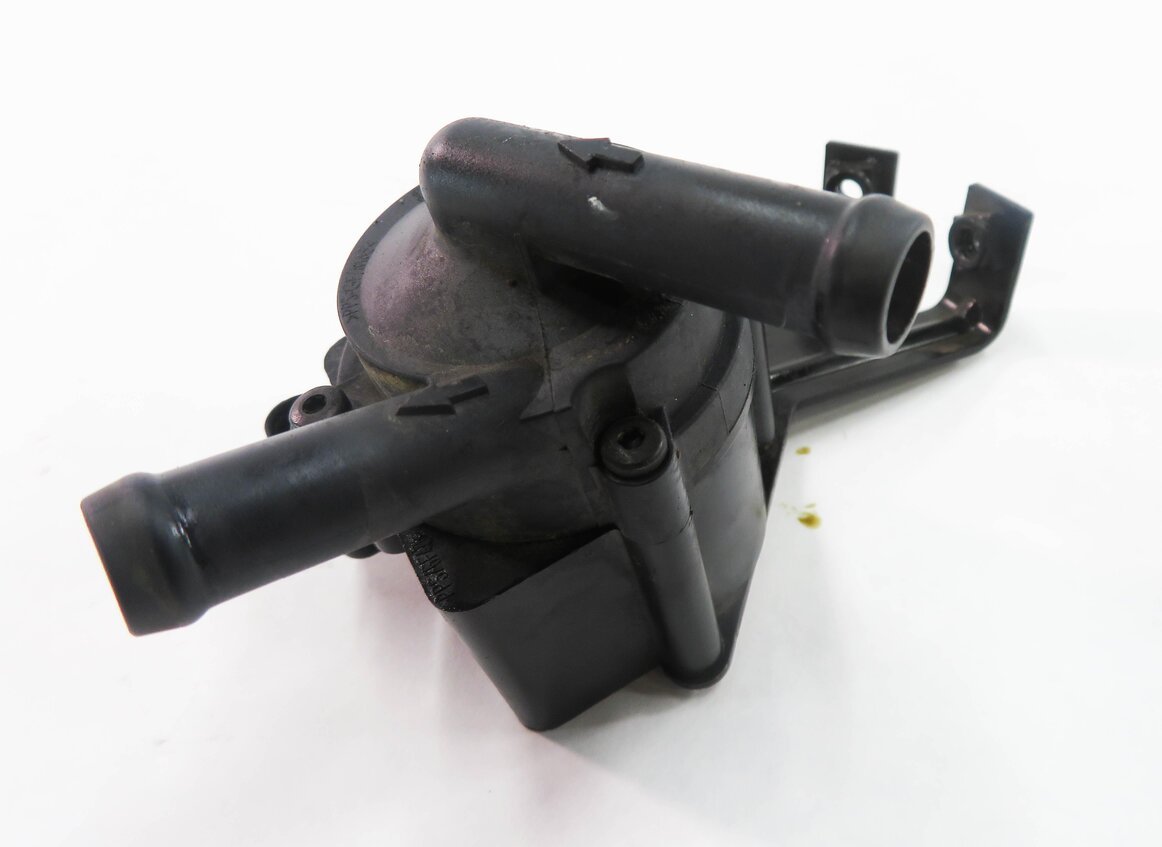 2009 BMW 750i (F01) 4.4L N63 ENGINE - AUX AUXILIARY WATER PUMP