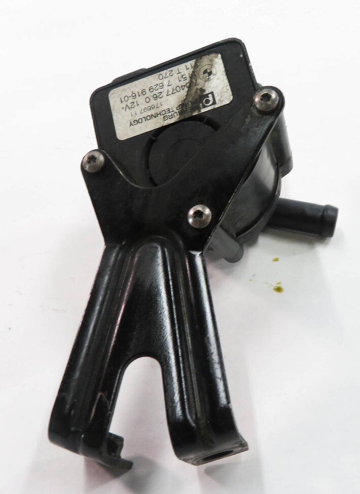 Thumbnail 7: 2009 BMW 750i (F01) 4.4L N63 ENGINE - AUX AUXILIARY WATER PUMP