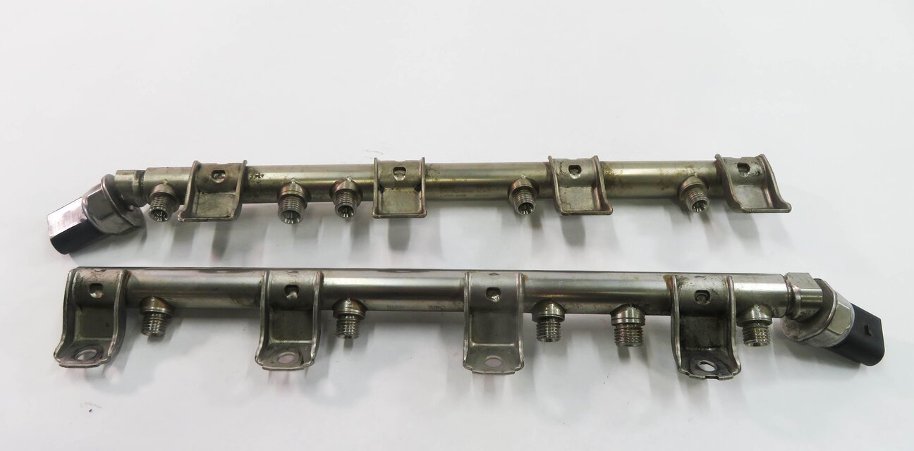 Thumbnail 5: 2009 BMW 750i (F01) 4.4L N63 ENGINE - LEFT & RIGHT FUEL RAIL SET-2
