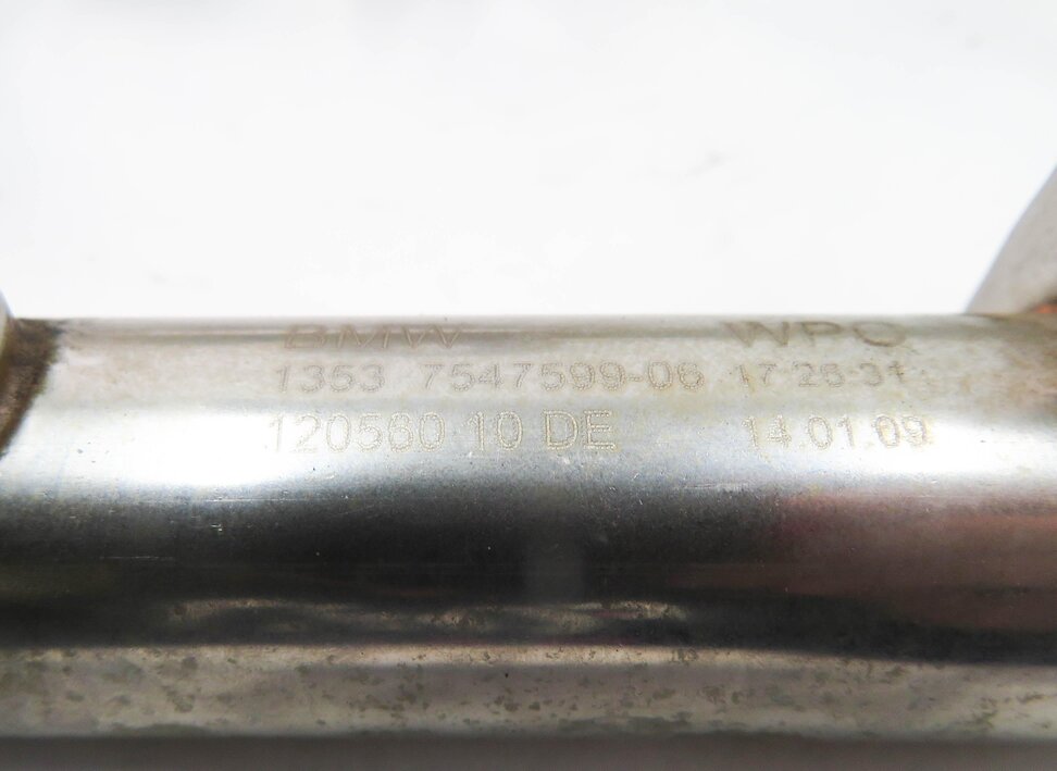 Thumbnail 6: 2009 BMW 750i (F01) 4.4L N63 ENGINE - LEFT & RIGHT FUEL RAIL SET-2